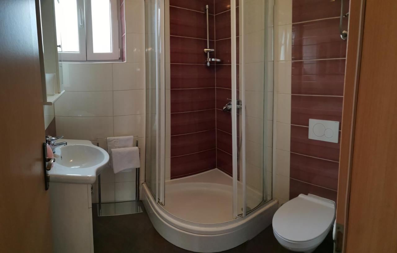 Apartman Kornu Lussingrande Esterno foto
