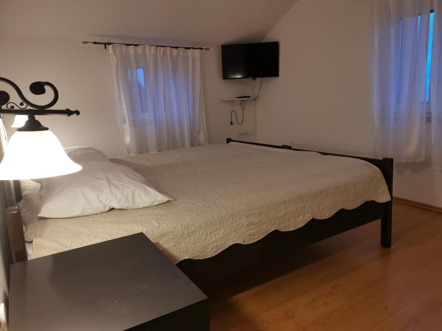 Apartman Kornu Lussingrande Esterno foto